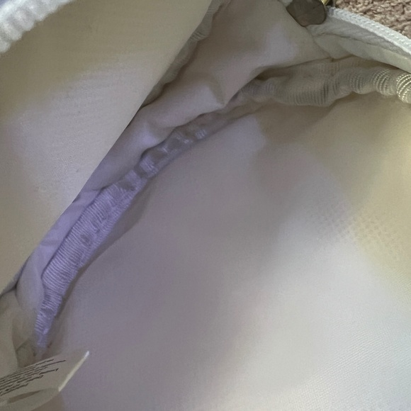 Elizabeth Arden Small Black WhiteTravel Purse | New Never Used | Makeup Purse - Picture 4 of 4